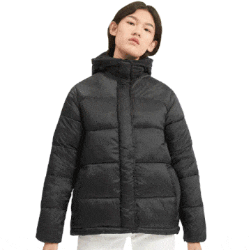 Everlane's $160 Puffer Jacket With a 38,000 Person Waitlist is Back in Stock