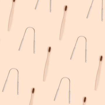 accessories for tooth hygiene pattern on a beige background