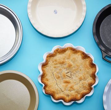 best pie pans on blue background