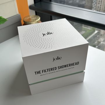 Jolie Shower Head Review a photo of jolie's the filtered showerhead white box